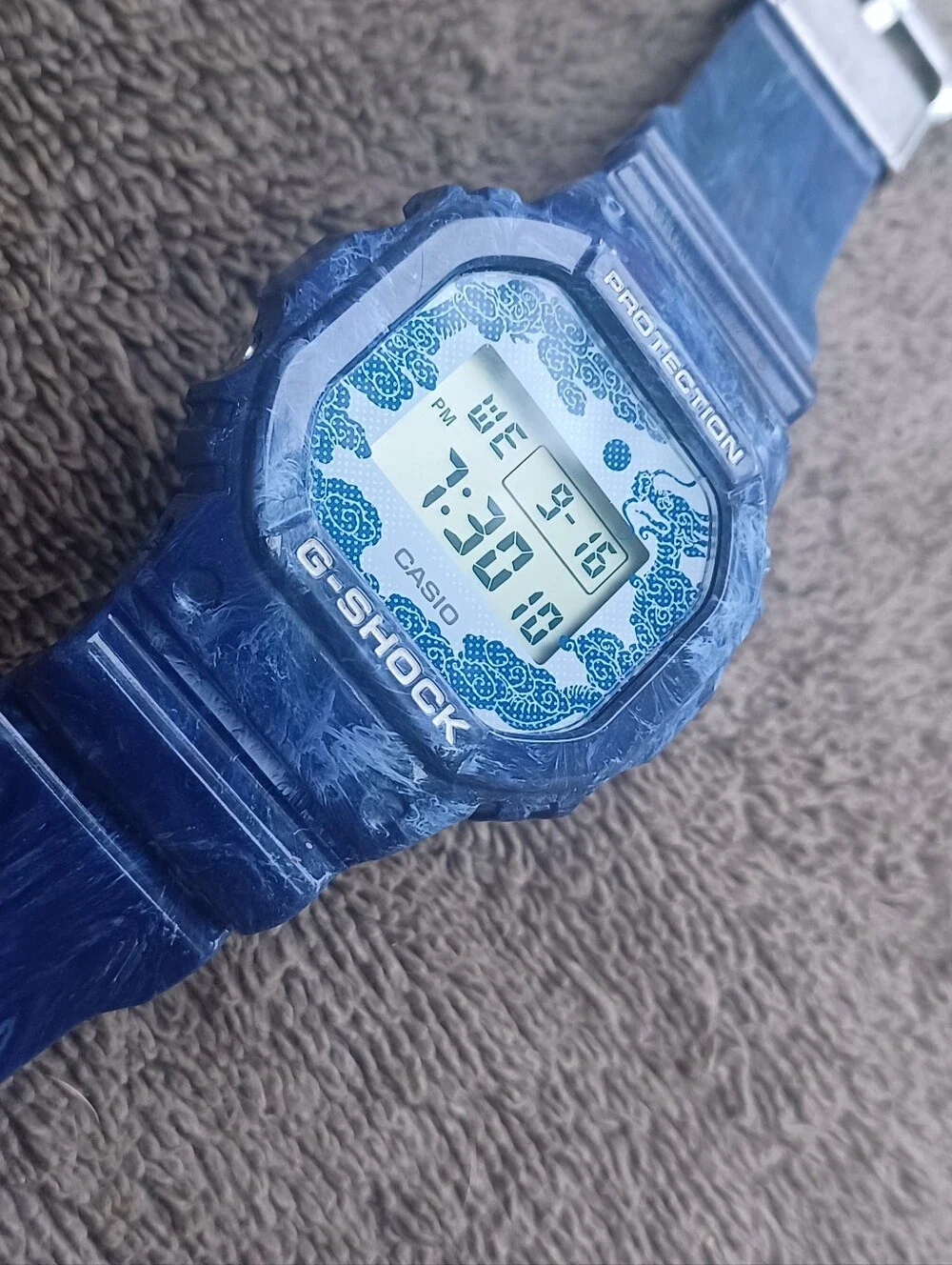CASIO G-SHOCK - DW-5600BWP-2ER ( DRAGON SERIES )